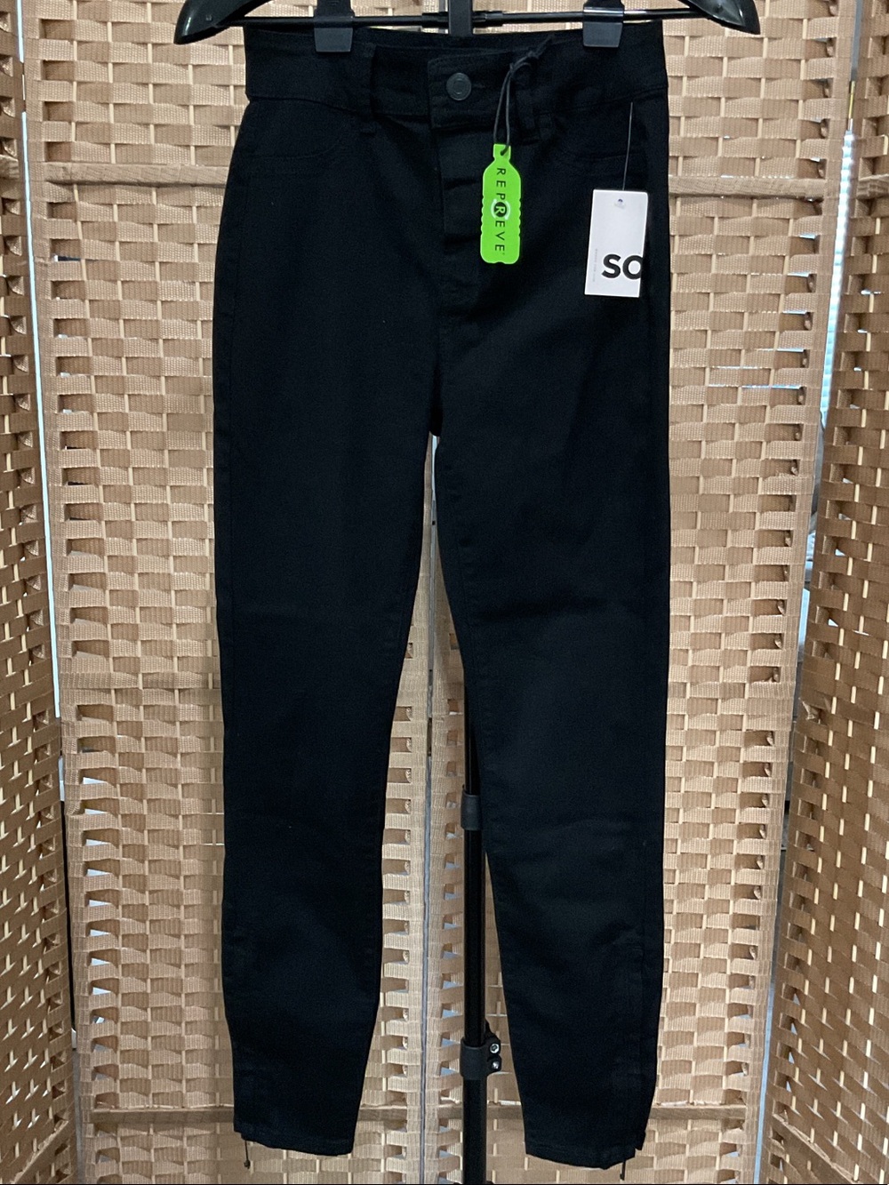 SO Black Ankle-Length Women’s Pants